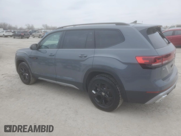 2024 Volkswagen Atlas Peak Edition SE z VIN 1V2CR2CA2RC580235, wystawiony jako Copart lot #44704105 z przebiegiem 9 mil mil oraz Szkoda całkowita • Salvage title. Historia ofert i sprzedaży dostępna na DreamBid. Obrazek 2.