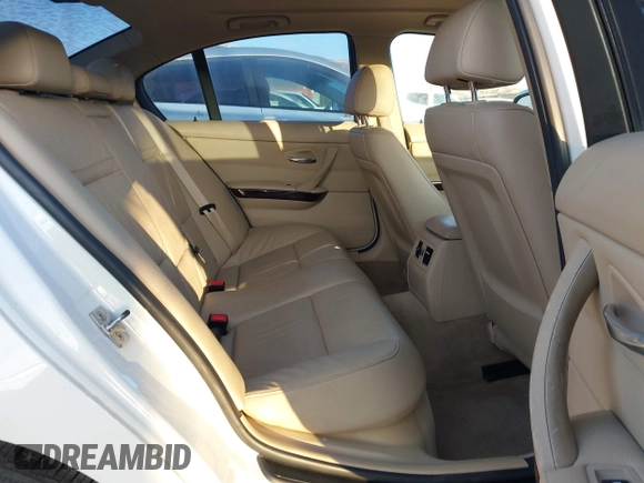 2011 BMW 3 Series 328i with VIN WBAPH5G57BNM76870, listed as a IAAI auction lot 41900288 with 191,609 mi miles and . Bid and sale history available at carsss.com. Image 8.