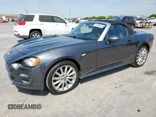 2019 FIAT 124 Spider Lusso z VIN JC1NFAEK0K0142756, wystawiony jako Copart lot #53585415 z przebiegiem 51 335 mil mil oraz Czysty tytuł • Clean title. Historia ofert i sprzedaży dostępna na DreamBid. Obrazek 1.