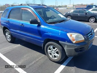 2008 Kia Sportage LX with VIN KNDJE723887506409, listed as a IAAI auction lot 41848444 with 202,076 mi miles. Bid and sale history available at carsss.com. Image 1.