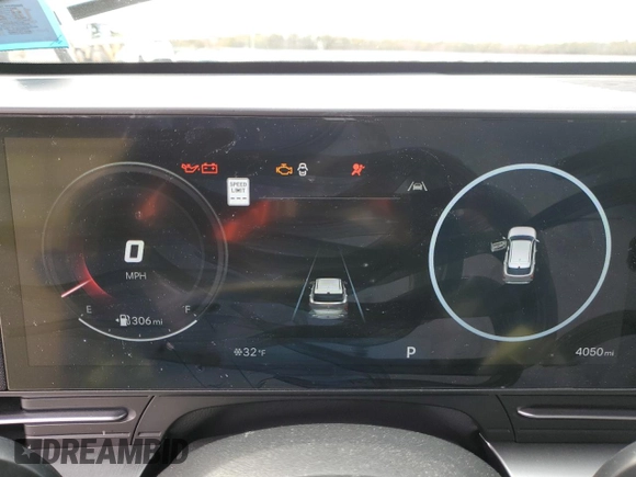 2025 Hyundai Kona SEL Convenience with VIN KM8HCCAB3SU212992, listed as a Copart auction lot 46318485 with 4,050 mi miles and Salvage Title. Bid and sale history available at DreamBid. Image 9.