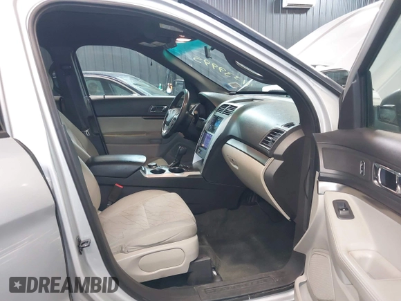 2014 Ford Explorer with VIN 1FM5K8B80EGB25611, listed as a IAAI auction lot 41339995 with 204,222 mi miles and . Bid and sale history available at carsss.com. Image 5.