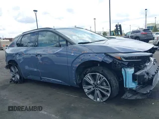 2023 Subaru Solterra Limited z VIN JTMABABA9PA035506, wystawiony jako IAAI lot #41926175 z przebiegiem 11 848 mil mil oraz . Historia ofert i sprzedaży dostępna na DreamBid. Obrazek 6.