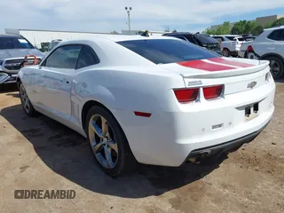 2010 Chevrolet Camaro 2SS z VIN 2G1FK1EJ6A9170374, wystawiony jako IAAI lot #42241453 z przebiegiem 182 673 mil mil oraz . Historia ofert i sprzedaży dostępna na DreamBid. Obrazek 3.