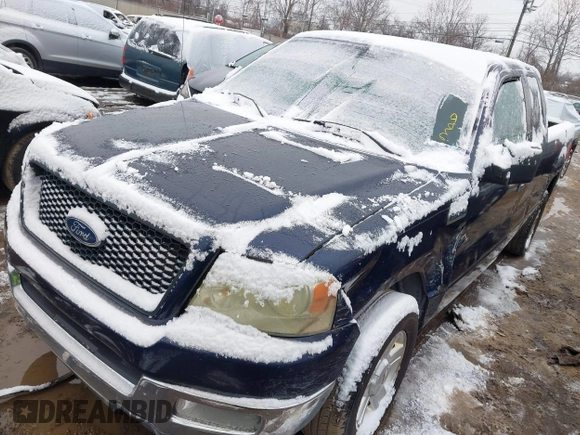 2004 Ford F-150 STX with VIN 1FTRX12W44NA84522, listed as a IAAI auction lot 41571717 with 283,200 mi miles. Bid and sale history available at carsss.com. Image 2.