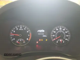 2019 Kia Optima LX z VIN 5XXGT4L39KG296057, wystawiony jako Copart lot #56992715 z przebiegiem 67 842 mil mil oraz Szkoda całkowita • Salvage title. Historia ofert i sprzedaży dostępna na DreamBid. Obrazek 9.
