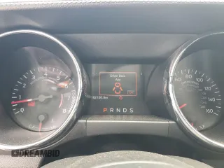 2017 Ford Mustang V6 z VIN 1FATP8EM4H5238649, wystawiony jako Copart lot #59059685 z przebiegiem 102 156 mil mil oraz Szkoda całkowita • Salvage title. Historia ofert i sprzedaży dostępna na DreamBid. Obrazek 9.