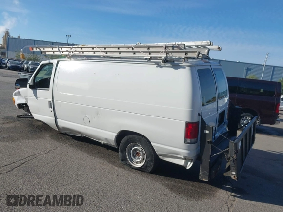 2000 Ford Econoline Cargo with VIN 1FTRE1427YHA09155, listed as a IAAI auction lot 41544236 with 32,275 mi miles. Bid and sale history available at carsss.com. Image 3.
