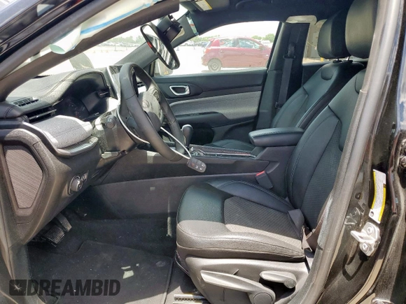2025 Jeep Compass Latitude z VIN 3C4NJDBN1ST523066, wystawiony jako Copart lot #62210785 z przebiegiem 17 662 mil mil oraz Czysty tytuł • Clean title. Historia ofert i sprzedaży dostępna na DreamBid. Obrazek 7.