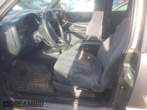 1998 GMC Sonoma SLS w/1SJ Pkg with VIN 1GTCT19W8W8532706, listed as a Copart auction lot 86663874 with 185,800 mi miles and Salvage Title. Bid and sale history available at carsss.com. Image 7.
