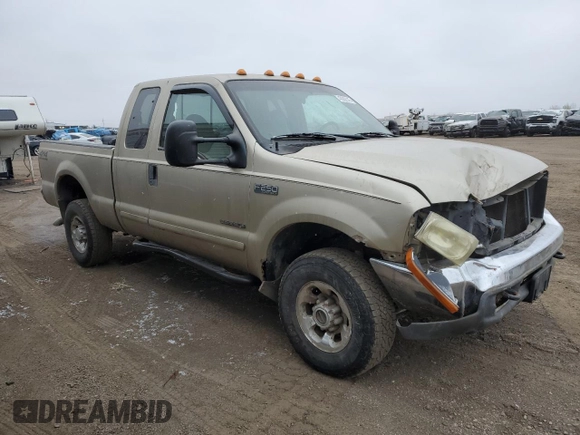2001 Ford Super Duty F-250 XL with VIN 1FTNX21F11EA22593, listed as a Copart auction lot 43002145 with 213,819 mi miles and Salvage Title. Bid and sale history available at carsss.com. Image 4.