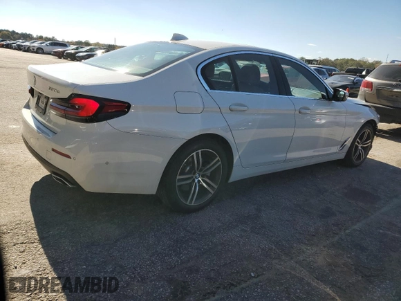 2021 BMW 5 Series 530e with VIN WBA13AG07MCG86131, listed as a Copart auction lot 81957964 with 39,405 mi miles and Salvage Title. Bid and sale history available at carsss.com. Image 3.