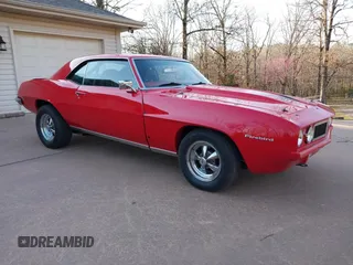 1969 Pontiac Firebird z VIN 223379U602504, wystawiony jako Copart lot #50433625 z przebiegiem 74 mil mil oraz Tytuł czysty. Historia ofert i sprzedaży dostępna na DreamBid. Obrazek 1.
