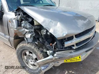 2002 Chevrolet Suburban LS with VIN 1GNFK16Z42J120730, listed as a IAAI auction lot 42021233 with 175,127 mi miles. Bid and sale history available at carsss.com. Image 6.