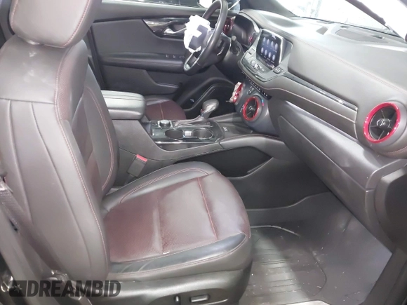 2020 Chevrolet Blazer RS z VIN 3GNKBKRS5LS702645, wystawiony jako IAAI lot #42589833 z przebiegiem 58 994 mil mil oraz . Historia ofert i sprzedaży dostępna na DreamBid. Obrazek 5.