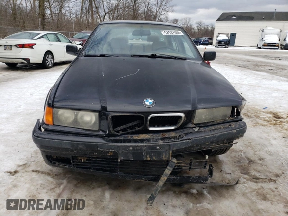 1998 BMW 3 Series 318i with VIN WBACC9329WEE60890, listed as a Copart auction lot 42497055 with 138,346 mi miles and Salvage Title. Bid and sale history available at carsss.com. Image 5.
