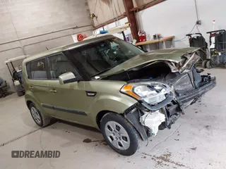 2013 Kia Soul with VIN KNDJT2A52D7623361, listed as a IAAI auction lot 40194811 with 159,665 mi miles. Bid and sale history available at carsss.com. Image 1.