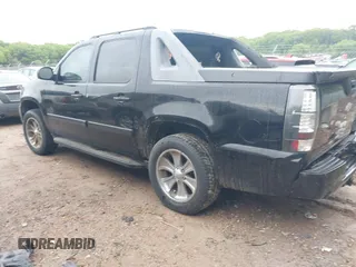 2007 Chevrolet Avalanche 2LT with VIN 3GNEC12J27G196433, listed as a IAAI auction lot 42361795 with 186,808 mi miles and . Bid and sale history available at DreamBid. Image 3.