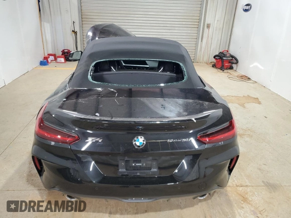 2025 BMW Z4 sDrive30i with VIN WBAHF3C06SWY43759, listed as a Copart auction lot 47839335 with 0 mi miles and Salvage Title. Bid and sale history available at carsss.com. Image 6.
