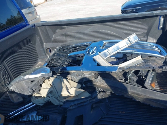 2018 Ram 1500 Big Horn with VIN 1C6RR6LG2JS174075, listed as a IAAI auction lot 41629171 with 120,785 mi miles. Bid and sale history available at carsss.com. Image 12.