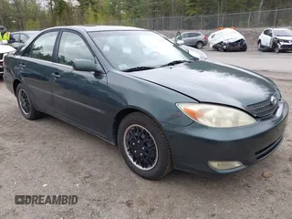 2003 Toyota Camry LE z VIN 4T1BE30K13U746690, wystawiony jako IAAI lot #42220794 z przebiegiem 165 807 mil mil oraz . Historia ofert i sprzedaży dostępna na DreamBid. Obrazek 1.