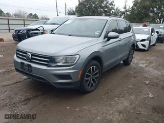 2019 Volkswagen Tiguan SE with VIN 3VV3B7AX6KM138493, listed as a IAAI auction lot 41367279 with 84,534 mi miles. Bid and sale history available at carsss.com. Image 2.