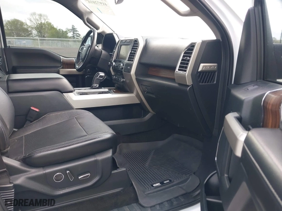 2015 Ford F-150 XLT w/HD Payload Pkg with VIN 1FTFW1EGXFFB88326, listed as a IAAI auction lot 41972016 with 204,767 mi miles. Bid and sale history available at carsss.com. Image 5.