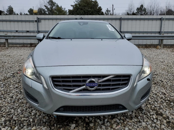 2013 Volvo S60 T5 Premier with VIN YV1612FS0D2200375, listed as a Copart auction lot 43930195 with 79,726 mi miles and Salvage Title. Bid and sale history available at carsss.com. Image 5.