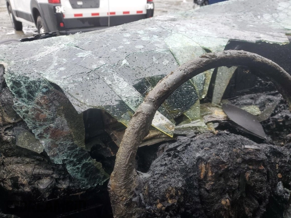 2023 Kia Telluride S z VIN 5XYP6DGC4PG343032, wystawiony jako Copart lot #44969845 z przebiegiem Nie podano mil oraz Nie do naprawy • Non repairable. Historia ofert i sprzedaży dostępna na DreamBid. Obrazek 9.