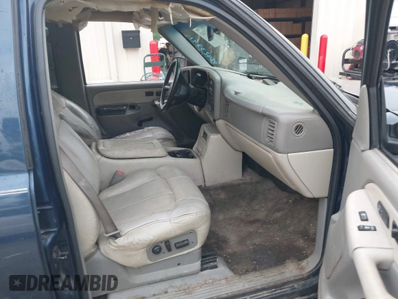 2002 Chevrolet Suburban LT with VIN 1GNEC16Z92R309836, listed as a IAAI auction lot 42423341 with 258,700 mi miles and . Bid and sale history available at DreamBid. Image 5.