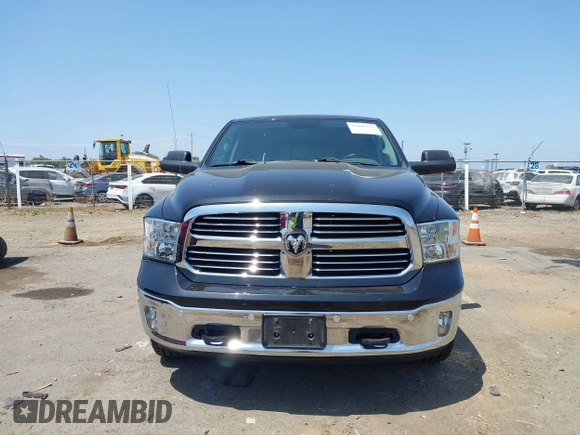 2017 Ram 1500 Big Horn z VIN 1C6RR7LM4HS882771, wystawiony jako IAAI lot #42401357 z przebiegiem 81 646 mil mil oraz . Historia ofert i sprzedaży dostępna na DreamBid. Obrazek 12.