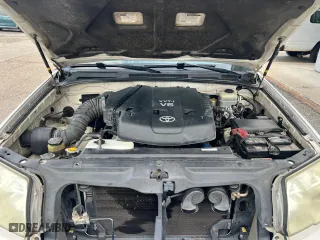 2006 Toyota 4Runner SR5 with VIN JTEZU14R068058593, listed as a Copart auction lot 51006155 with 332,941 mi miles and Clean Title. Bid and sale history available at carsss.com. Image 7.