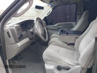 2004 Ford Excursion Special Serv z VIN 1FMNU40L34EA00378, wystawiony jako IAAI lot #42239729 z przebiegiem 310 259 mil mil oraz . Historia ofert i sprzedaży dostępna na DreamBid. Obrazek 5.