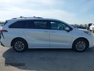 2022 Toyota Sienna XLE with VIN 5TDJRKEC4NS075796, listed as a IAAI auction lot 41603836 with 34,677 mi miles. Bid and sale history available at carsss.com. Image 13.