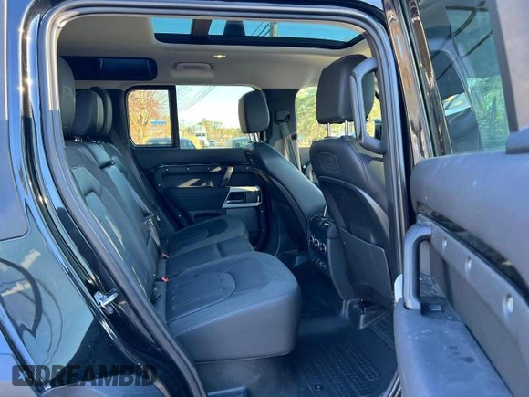 2021 Land Rover Defender SE with VIN SALEP7RU1M2048268, listed as a Copart auction lot 42012605 with 111,520 mi miles and Clean title. Bid and sale history available at DreamBid. Image 6.