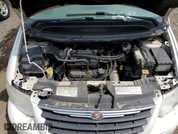 2005 Chrysler Town & Country LX with VIN 2C4GP44R15R450232, listed as a Copart auction lot 53623915 with 57,372 mi miles and Salvage Title. Bid and sale history available at carsss.com. Image 13.