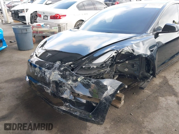 2023 Tesla Model 3 z VIN 5YJ3E1EA1PF546324, wystawiony jako IAAI lot #42103745 z przebiegiem 33 284 mil mil oraz . Historia ofert i sprzedaży dostępna na DreamBid. Obrazek 6.