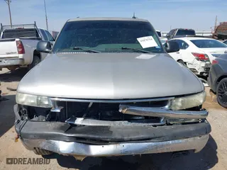 2005 Chevrolet Tahoe LS with VIN 1GNEC13V25R270657, listed as a IAAI auction lot 41876754 with 338,698 mi miles. Bid and sale history available at carsss.com. Image 13.