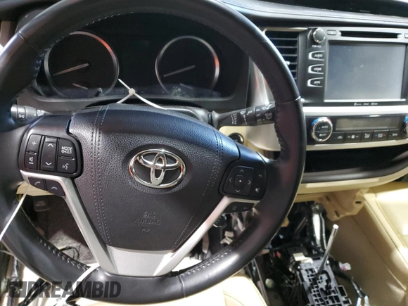 2019 Toyota Highlander SE with VIN 5TDJZRFH6KS937687, listed as a Copart auction lot 51037325 with 50,113 mi miles and Salvage title. Bid and sale history available at DreamBid. Image 8.
