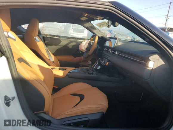2024 Toyota Supra 3.0 z VIN WZ1DB0G07RW068079, wystawiony jako Copart lot #83999094 z przebiegiem 387 mil mil oraz Szkoda całkowita • Salvage title. Historia ofert i sprzedaży dostępna na DreamBid. Obrazek 10.