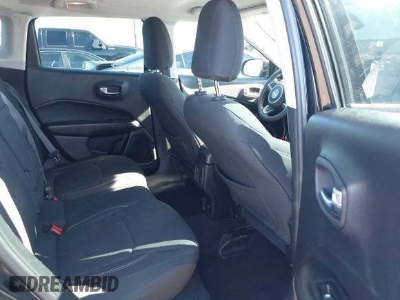 2018 Jeep Compass Sport with VIN 3C4NJCAB3JT368651, listed as a IAAI auction lot 40860158 with 69,801 mi miles. Bid and sale history available at carsss.com. Image 8.