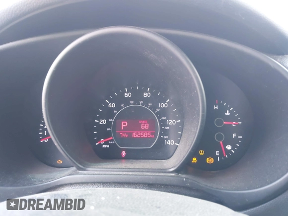 2014 Kia Soul with VIN KNDJN2A27E7701568, listed as a IAAI auction lot 42189948 with 162,585 mi miles. Bid and sale history available at carsss.com. Image 7.