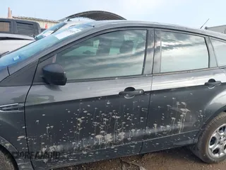 2017 Ford Escape S z VIN 1FMCU0F70HUC24455, wystawiony jako IAAI lot #42093457 z przebiegiem 144 049 mil mil oraz . Historia ofert i sprzedaży dostępna na DreamBid. Obrazek 14.