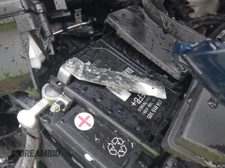 2022 Volkswagen Atlas SE z VIN 1V2HR2CA0NC561411, wystawiony jako IAAI lot #41941719 z przebiegiem Nie podano mil oraz . Historia ofert i sprzedaży dostępna na DreamBid. Obrazek 19.