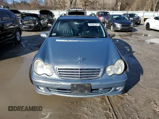2005 Mercedes-Benz C 240 z VIN WDBRH81J05F552977, wystawiony jako Copart lot #85506104 z przebiegiem 185 373 mil mil oraz Tytuł czysty. Historia ofert i sprzedaży dostępna na DreamBid. Obrazek 5.