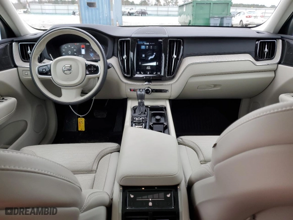 2021 Volvo XC60 Inscription with VIN YV4102DL6M1837207, listed as a Copart auction lot 71179462 with 10,583 mi miles. Bid and sale history available at carsss.com. Image 8.