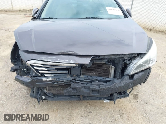 2015 Hyundai Sonata Limited with VIN 5NPE34AF4FH037765, listed as a IAAI auction lot 41887280 with 235,024 mi miles and . Bid and sale history available at carsss.com. Image 6.