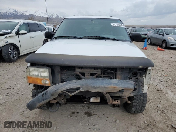 2000 GMC Jimmy Diamond Edition Luxury with VIN 1GKDT13W4Y2277222, listed as a Copart auction lot 51162135 with 158,699 mi miles and Salvage Title. Bid and sale history available at carsss.com. Image 5.