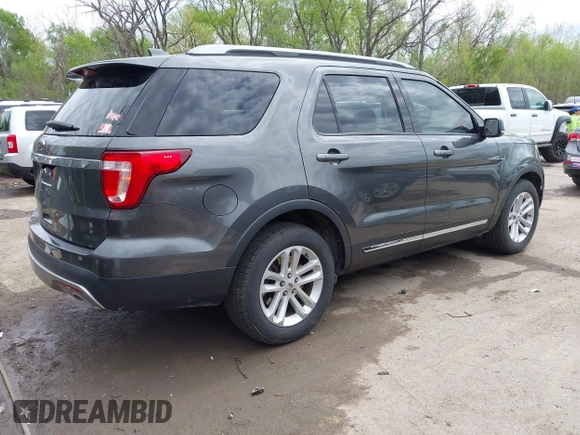 2017 Ford Explorer XLT with VIN 1FM5K7D86HGC21898, listed as a IAAI auction lot 42018490 with 78,139 mi miles and . Bid and sale history available at carsss.com. Image 4.