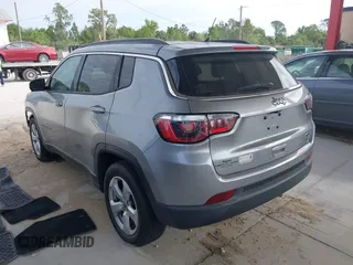 2018 Jeep Compass Latitude with VIN 3C4NJCBB0JT227017, listed as a IAAI auction lot 41560576 with 63,543 mi miles. Bid and sale history available at carsss.com. Image 3.